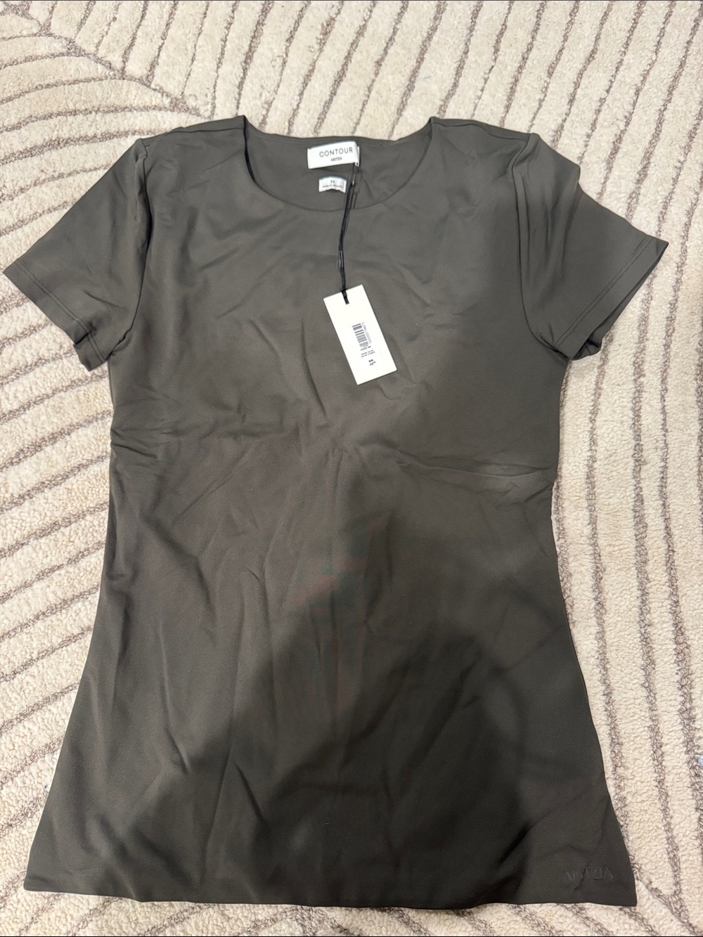 NWT aritzia contour Women's Short Sleeve Crewneck Top - olive